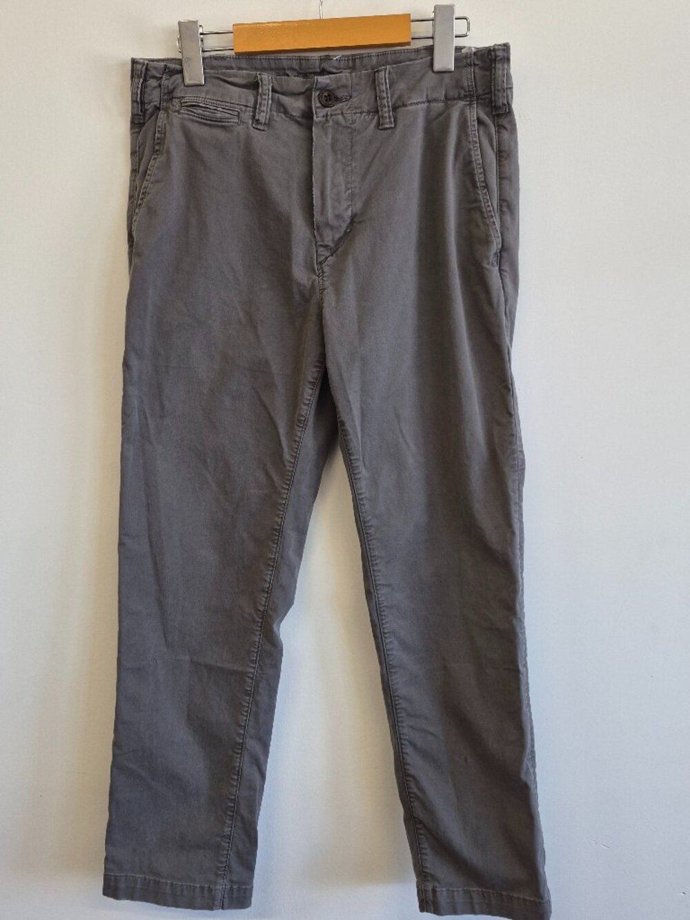 American Eagle Grey Chino Pants Men’s 31x30 Slim Straight